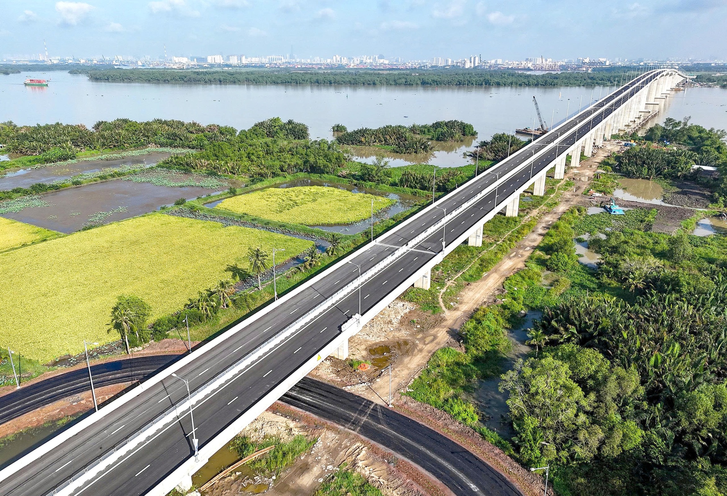 胡志明市 - 同奈:共同愿景,畅通基础设施